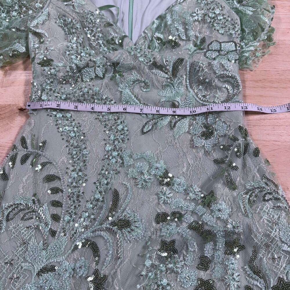Mac Duggal NWT Green Puff Sleeve V Neck Floral Embellished Midi Dress Size 2 - Picture 7 of 9